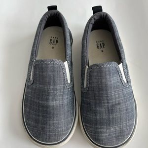 Girl Baby gap size 9 slip on shoes